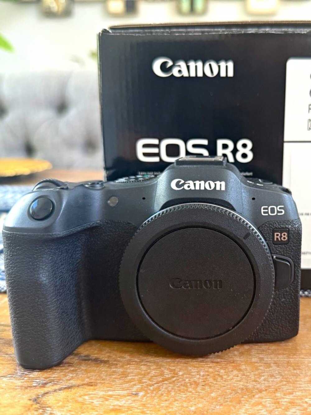 CаnоnEOS R8 24.2MP Mirrоrlеss Cаmеrа Bоdy Black Wi-Fi Bluetooth 3in Touch